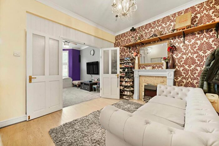 3 Bedroom House For Sale In Sunnyside Road, Leyton, E10