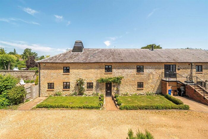 4 Bedroom Barn Conversion For Sale In Reindeer Court, Potterspury, NN12