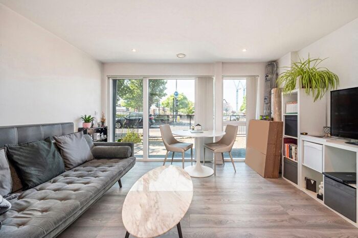 1 Bedroom Flat To Rent In Vantage Court, Old Kent Road, SE1