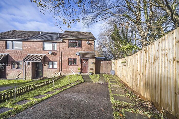 2 Bedroom Semi Detached House For Sale In Rhiwderyn, Birchgrove, Swansea, SA7