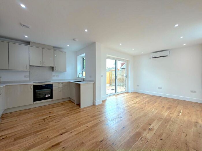 1 Bedroom Semi-Detached Bungalow For Sale In London Road, Faversham, ME13