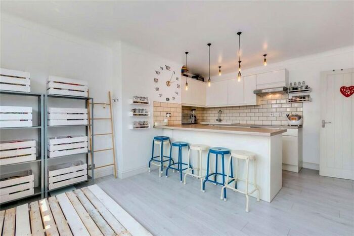 2 Bedroom Flat To Rent In Upper Richmond Road, London, SW15