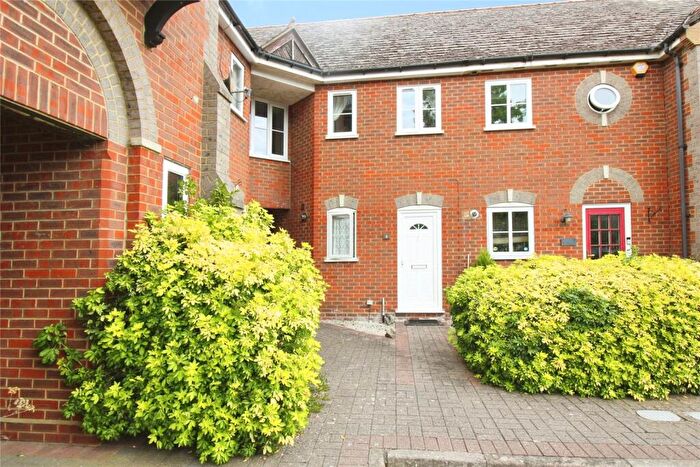 2 Bedroom Terraced House For Sale In Yew Lane, Coley Park, Reading, RG1