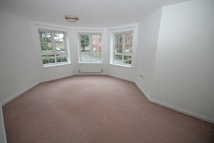 3 Bedroom Apartment To Rent In Thomas Brassey Close, Hoole, CH2
