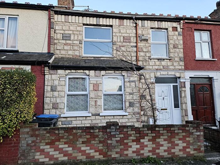 4 Bedroom Terraced House To Rent In Kingsway, Enfield, EN3