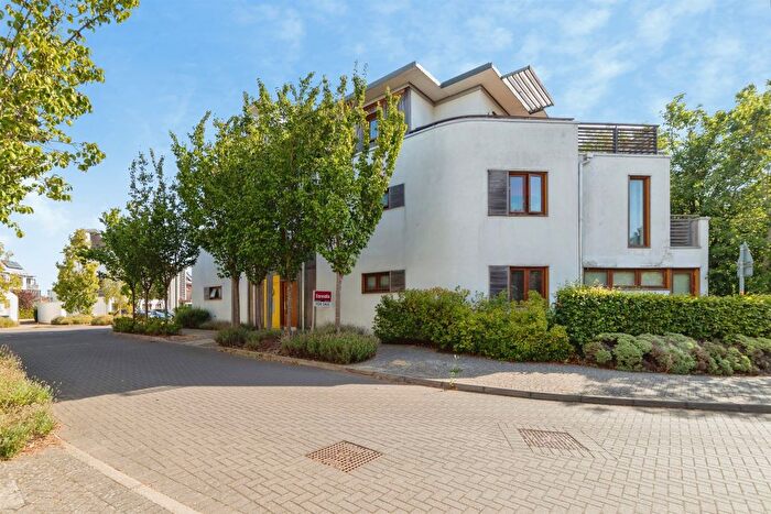 2 Bedroom Flat For Sale In Hartington Place, Letchworth Garden City, SG6