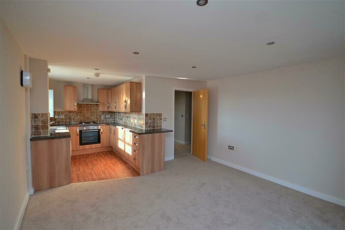 2 Bedroom Flat To Rent In Station Road, Kettering, NN15
