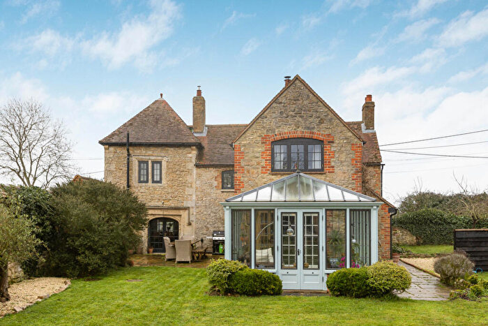 4 Bedroom Detached House For Sale In Nr Stadhampton, Oxford, OX44