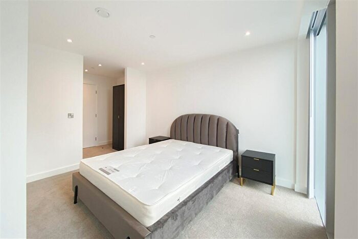 2 Bedroom Apartment To Rent In Elizabeth Tower, M15