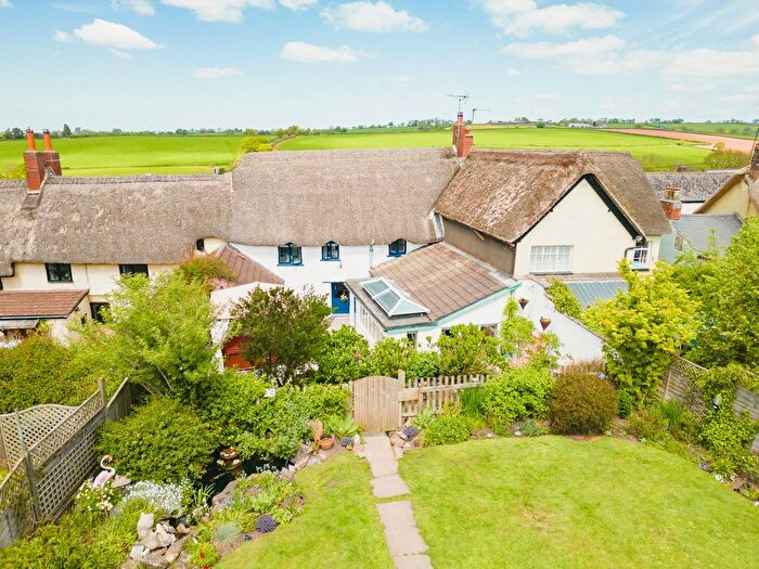 3 Bedroom Property For Sale In Bow, Crediton, EX17