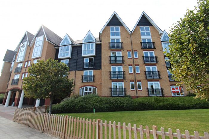 2 Bedroom Flat To Rent In Scotney Gardens, St. Peters Street, Maidstone, Kent, ME16