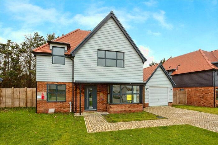 4 Bedroom Detached House For Sale In Willow Lane, Paddock Wood, Tonbridge, Kent, TN12