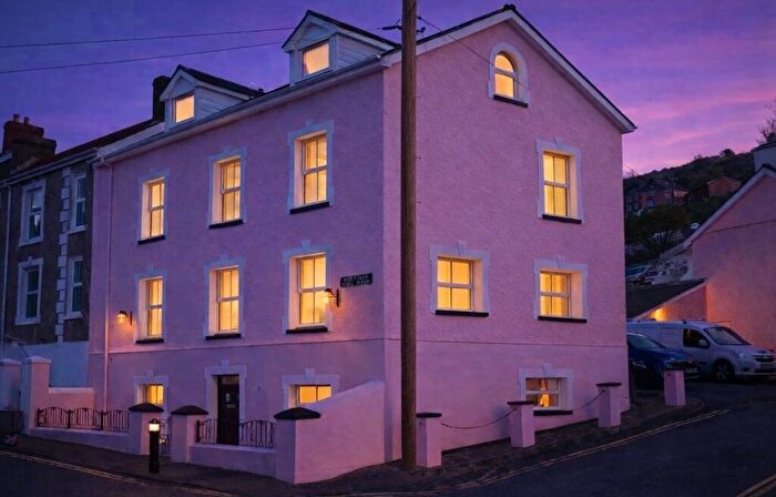 5 Bedroom Town House For Sale In North Parade, Aberaeron, SA46