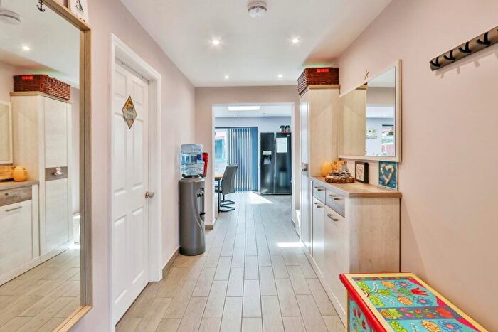 3 Bedroom Bungalow For Sale In Encombe Close, Poole, BH12