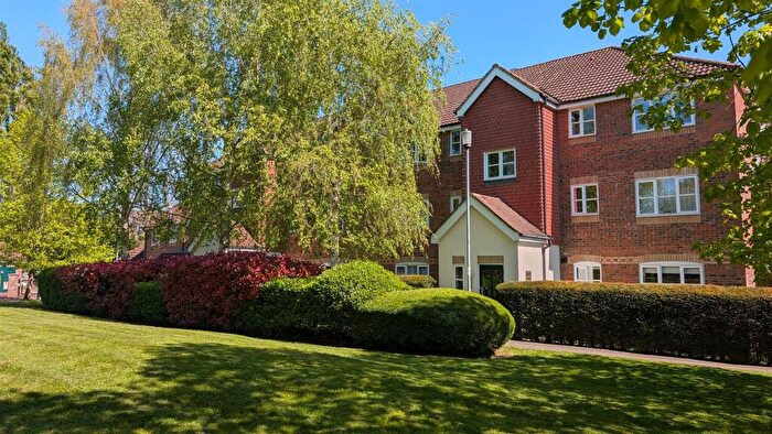 2 Bedroom Flat For Sale In Whitehead Way, Lavender Grange, Aylesbury, HP21