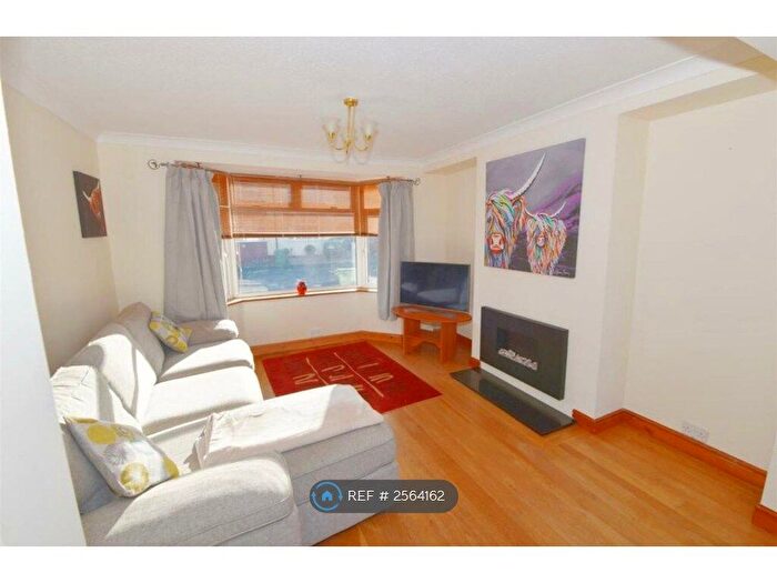 4 Bedroom Semi-Detached House To Rent In Ellesmere Road, Bristol, BS4