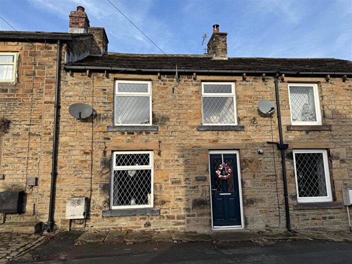 3 Bedroom Cottage To Rent In Wood Street, Skelmanthorpe, HD8