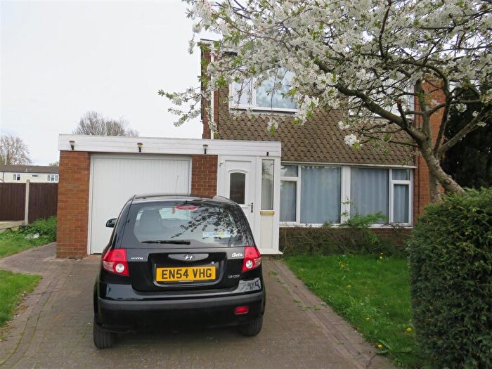 3 Bedroom Semi Detached House For Sale In Wheatfield Close, Smithswood, Birmingham, B36