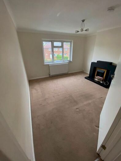 2 Bedroom Flat To Rent In Valley Road, Portslade, Brighton, BN41