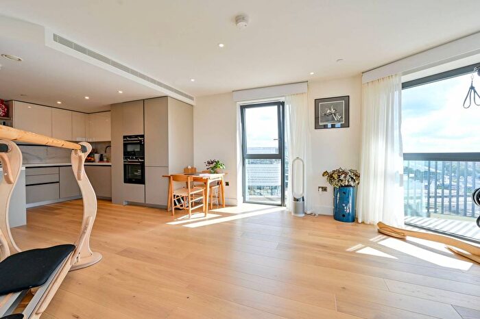 2 Bedroom Flat For Sale In Westmont Apartments, White City, London, W12