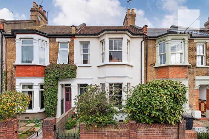 3 Bedroom House For Sale In Connaught Road, E4