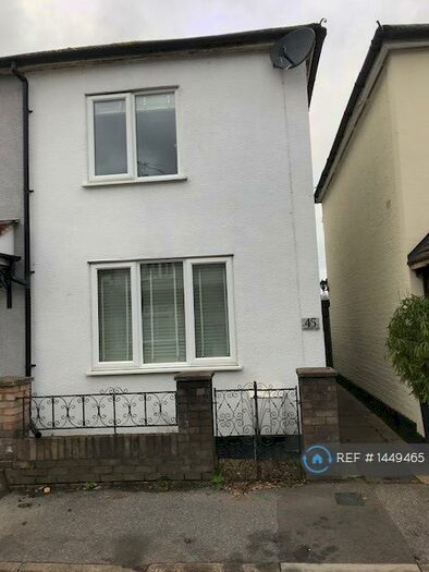 2 Bedroom End Of Terrace House To Rent In Laburnum Road, Chertsey, KT16