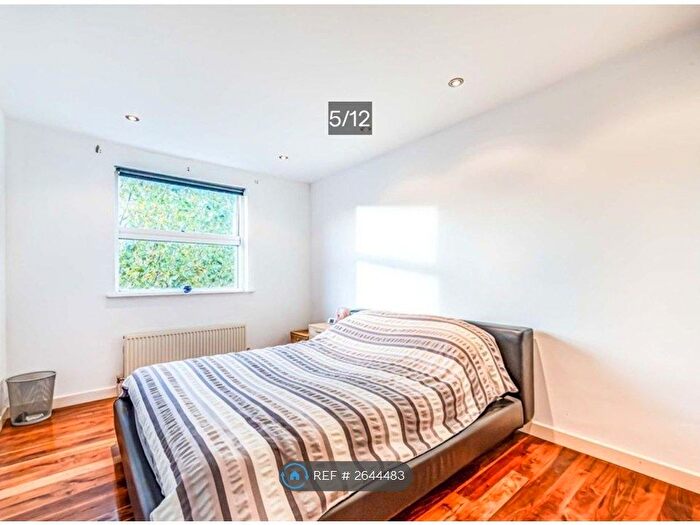 2 Bedroom Flat To Rent In Albion Road, London, N16
