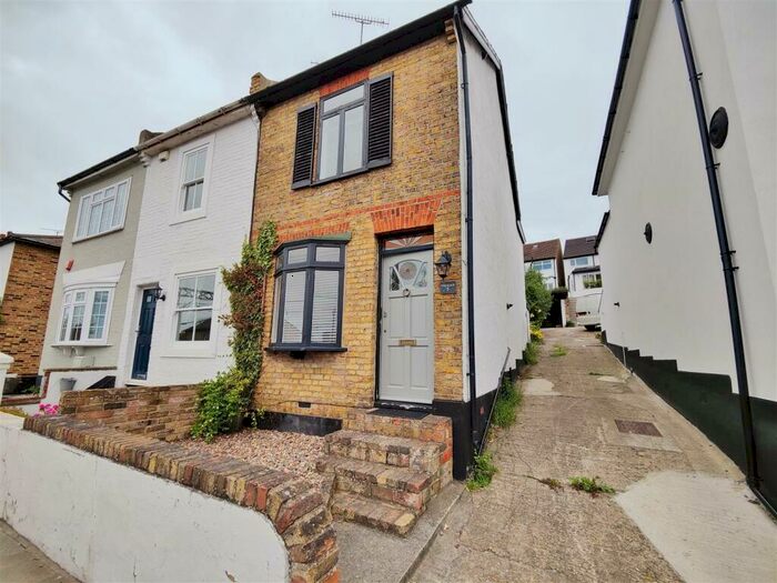 3 Bedroom House To Rent In New Road, Leigh-On-Sea, SS9