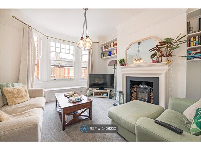 2 Bedroom Flat To Rent In Elmhurst Mansions, London, SW4