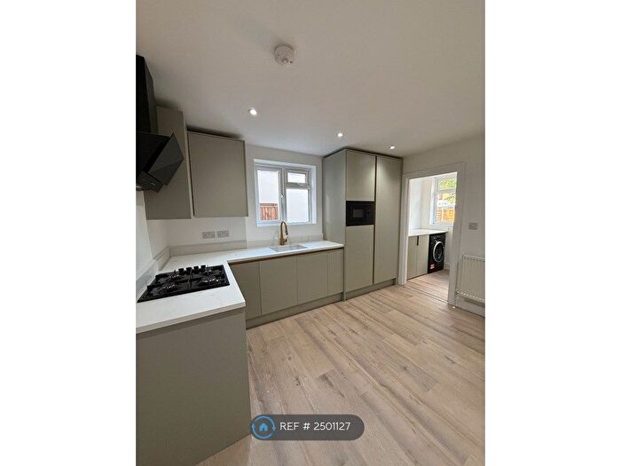 2 Bedroom Maisonette To Rent In Spencer Road, Harrow, HA3