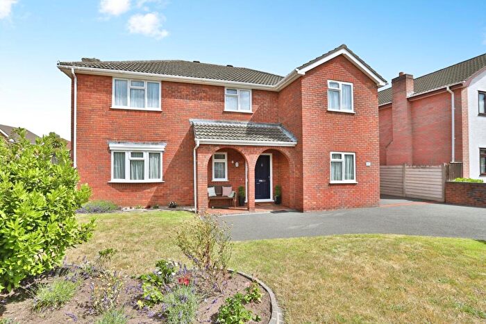 4 Bedroom Detached House For Sale In Fitzwilliam Close, Bearwood, Bournemouth, Dorset, BH11