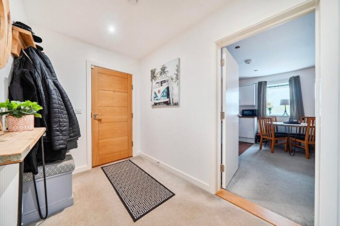 2 Bedroom Property For Sale In Hart Plain Avenue, Cowplain, PO8