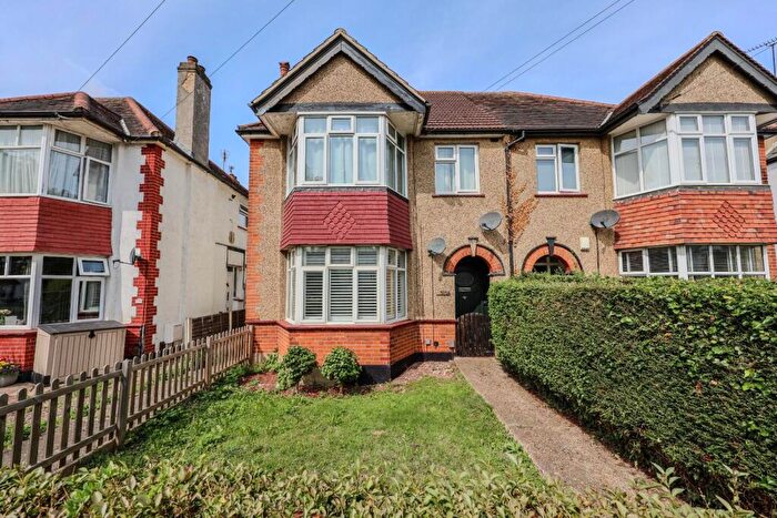 2 Bedroom Flat For Sale In Westbourne Grove, Westcliff-On-Sea, SS0