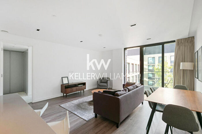 2 Bedroom Apartment To Rent In Cashmere House, Goodmans Fields, London, E1