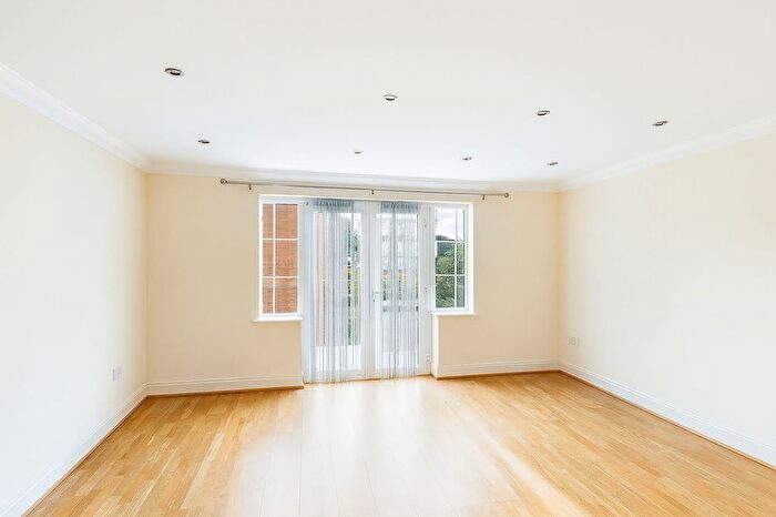 4 Bedroom Terraced House For Sale In Franklins, Maple Cross, WD3