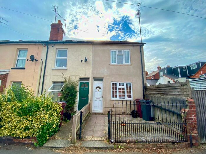 4 Bedroom End Of Terrace House To Rent In Foxhill Road, Reading, Berkshire, RG1