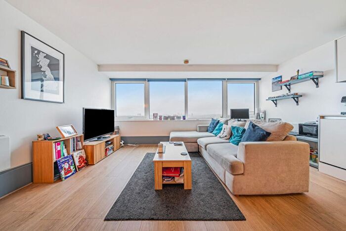 2 Bedroom Flat For Sale In George Beard Road, Deptford, London, SE8