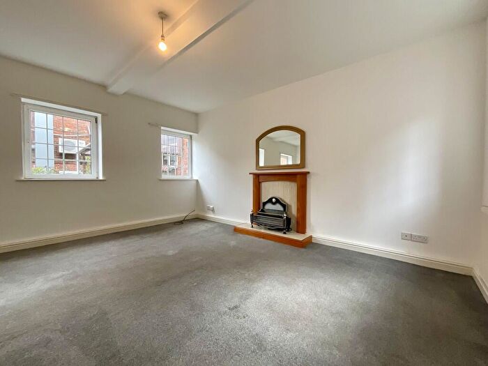 1 Bedroom Flat To Rent In St Pauls Lane, Bailgate, LN1