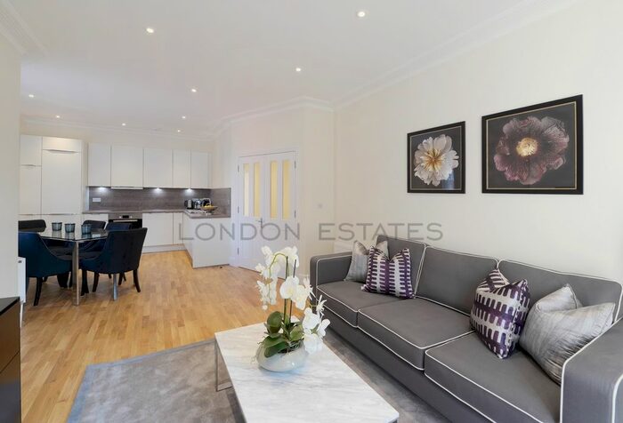 3 Bedroom Flat To Rent In Hamlet Gardens, King Street, Hammersmith, W6