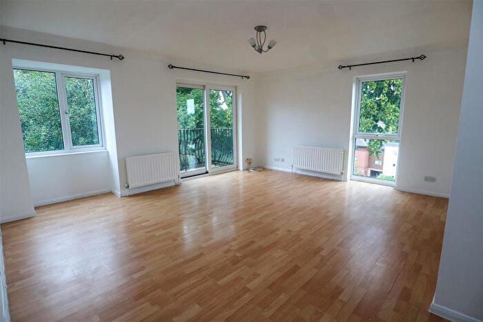 2 Bedroom Flat To Rent In Reedham Court, Aveling Close, Purley, CR8