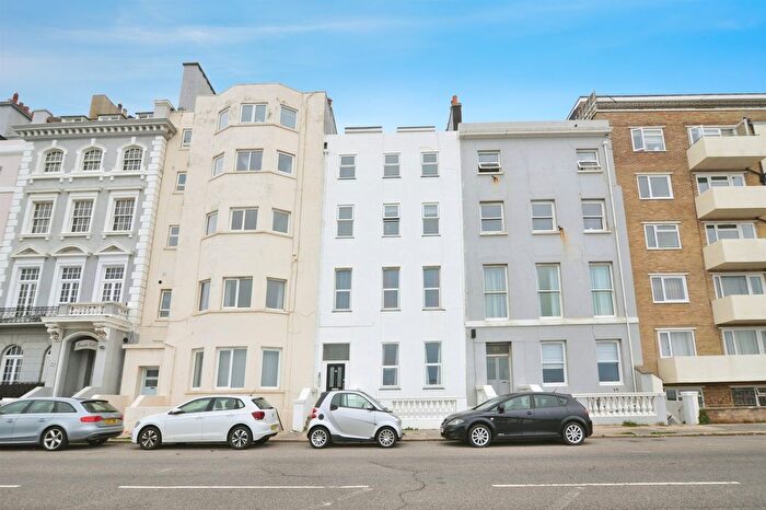 2 Bedroom Flat For Sale In Marina, St. Leonards-On-Sea, TN38