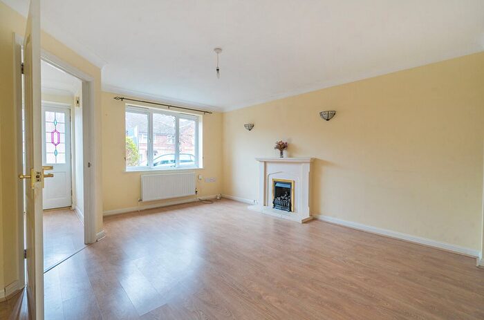 3 Bedroom End Of Terrace House For Sale In Godalming, Surrey, GU7