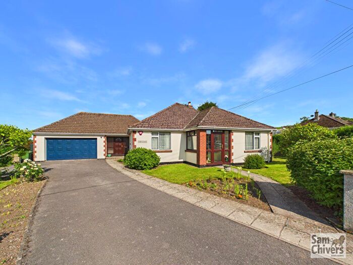 3 Bedroom Detached House For Sale In Hanham Lane, Paulton, BS39