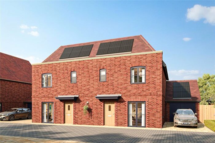 3 Bedroom Semi-Detached House For Sale In Brookwood Road, Petersfield, Hampshire, GU31