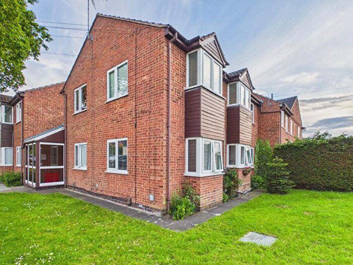 2 Bedroom Flat For Sale In Nutts Lane, Hinckley, LE10