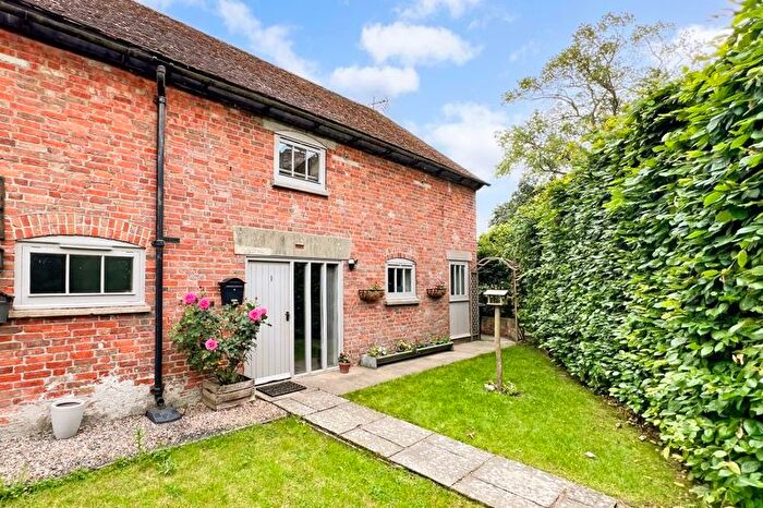 3 Bedroom End Of Terrace House For Sale In Hamstreet, Ashford, TN26