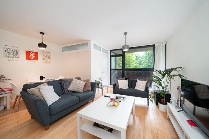 3 Bedroom Flat To Rent In Repton House, Charlwood Street, London, SW1V