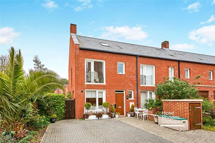 2 Bedroom End Of Terrace House For Sale In Whitecroft Park, Newport, Isle Of Wight, PO30