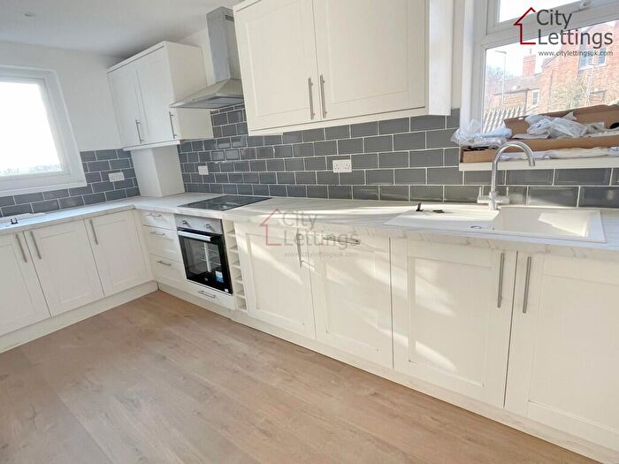 2 Bedroom Flat To Rent In Albert Road, Alexandra Park, Nottingham, NG3