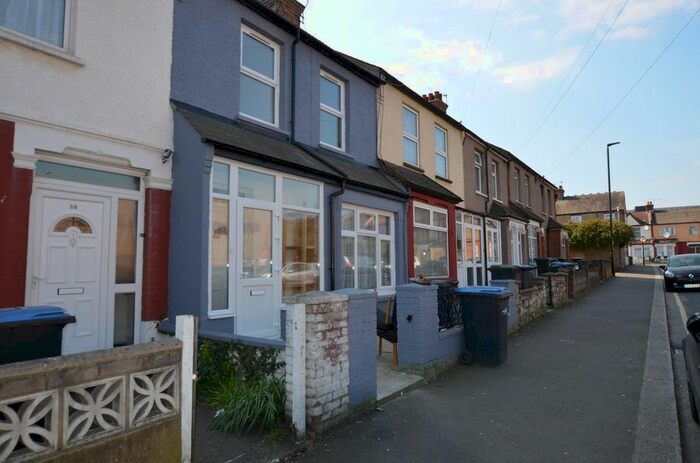 5 Bedroom Property To Rent In Queensway, Enfield, EN3